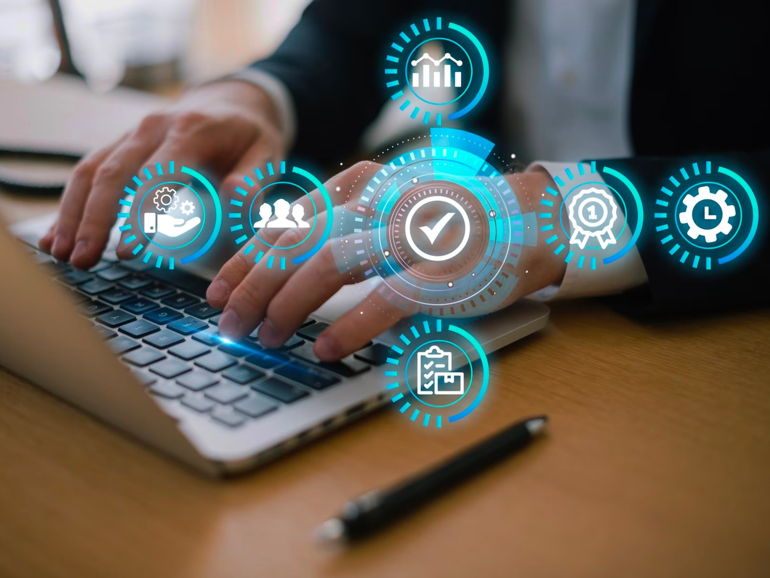 CRM là gì? Hướng dẫn cho người mới bắt đầu về quản lý quan hệ khách hàng